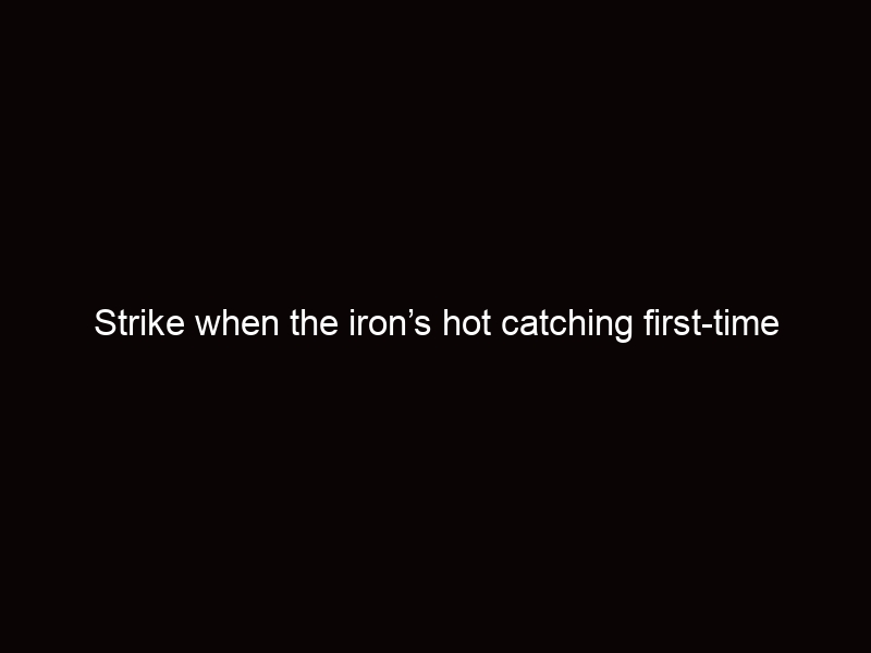 Strike when the iron’s hot catching first-time visitors with live chat apps.